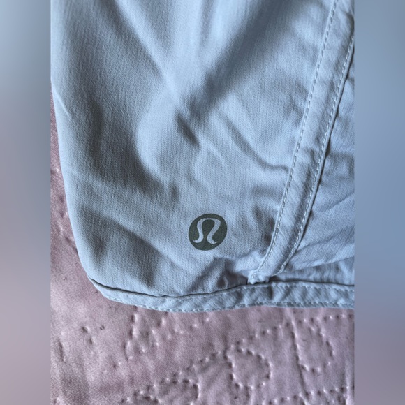 White Lululemon shorts - Picture 3 of 4
